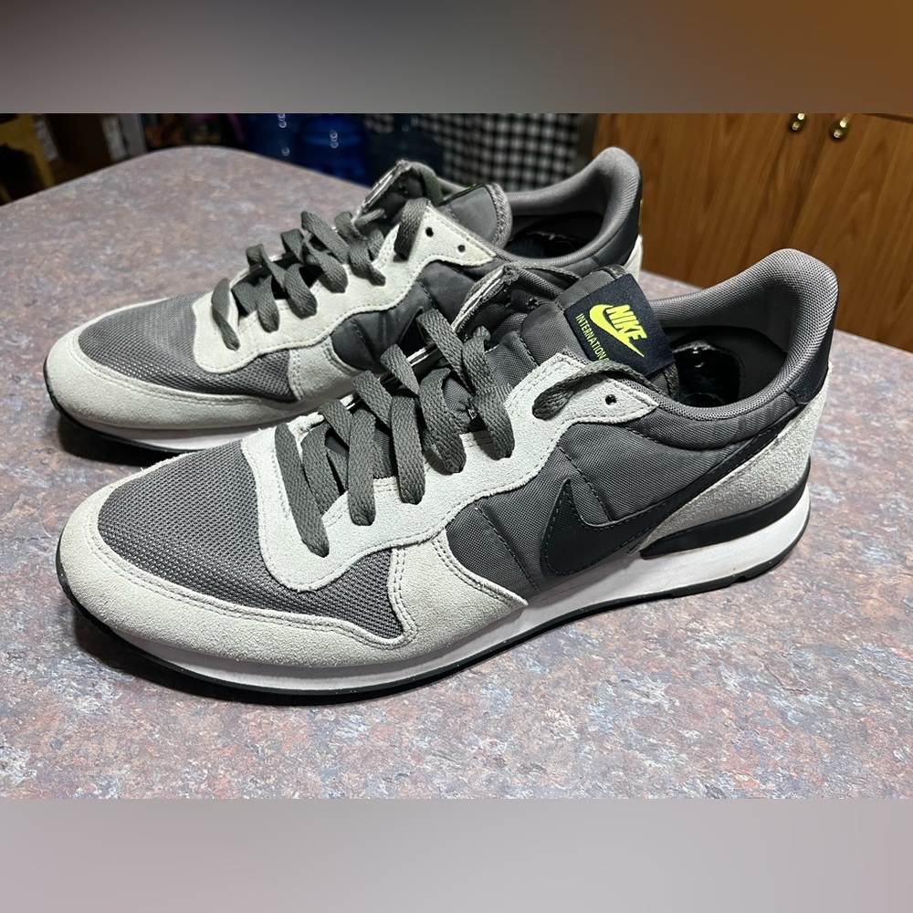 Nike sneakers size 11
